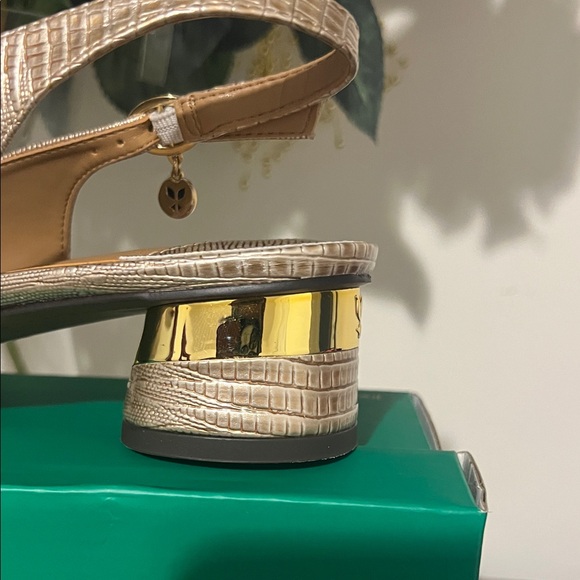 J.Renee Gold Textured Slingback Heels - Picture 6 of 7